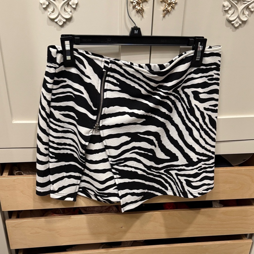 SHEIN Black and White Zebra Print Skort